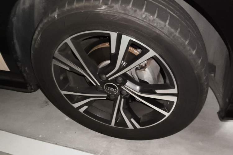 Used Audi Q3 Sportback 2023 40 TFSI Fashion Model Right Front Wheel Hub