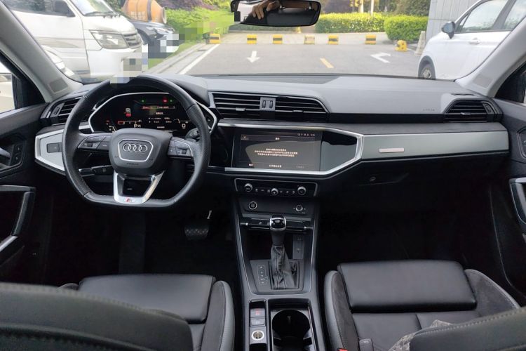 Used Audi Q3 Sportback 2023 Updated 40 TFSI Fashion Version Center Console