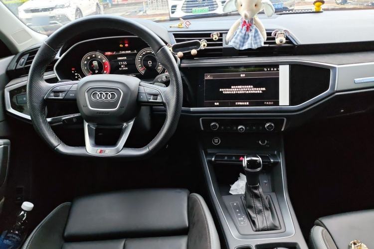 Used Audi Q3 Sportback 2023 Updated 40 TFSI Fashion Version Center Console