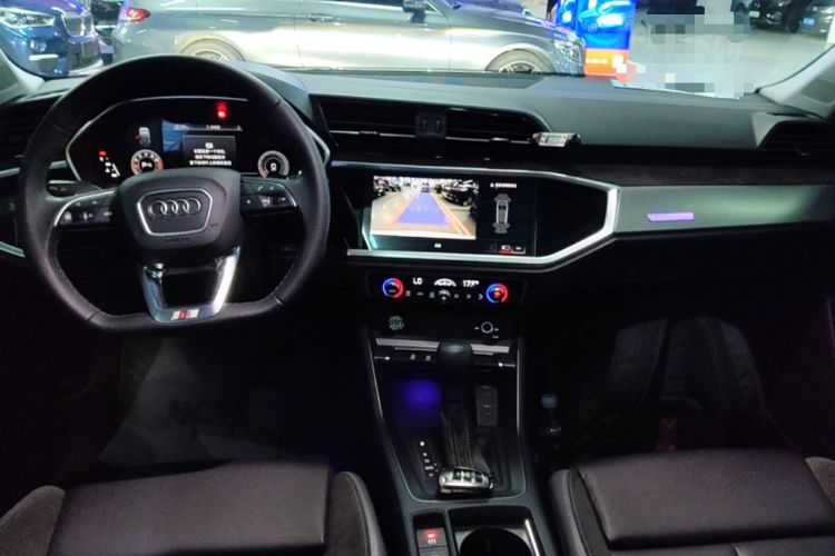 Used Audi Q3 Sportback 2023 40 TFSI Fashion Model Center Console