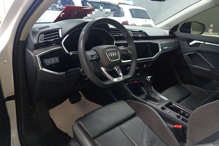 Used Audi Q3 Sportback 2023 Updated 40 TFSI Fashion Version Center Console