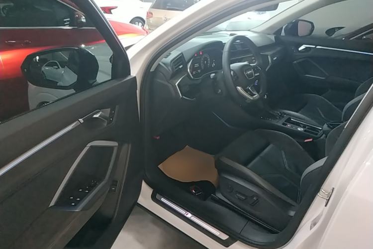 Used Audi Q3 Sportback 2023 Updated 40 TFSI Fashion Version Driver Seat