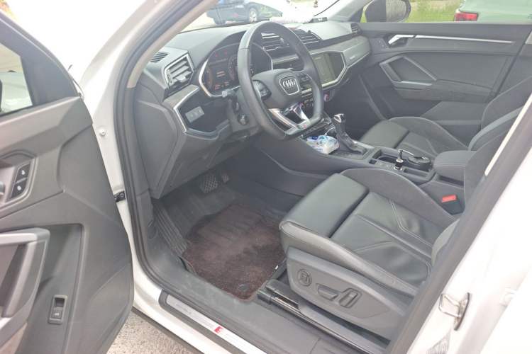 Used Audi Q3 Sportback 2023 40 TFSI Fashion Model Driver Seat