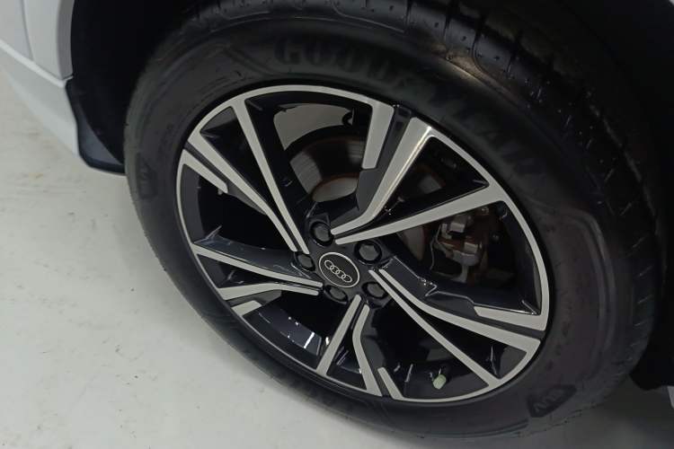 Used Audi Q3 Sportback 2023 Updated 40 TFSI Fashion Version Exterior 5