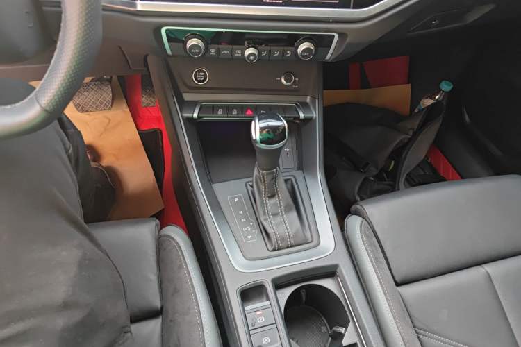 Used Audi Q3 Sportback 2023 40 TFSI Fashion Model Gear Lever
