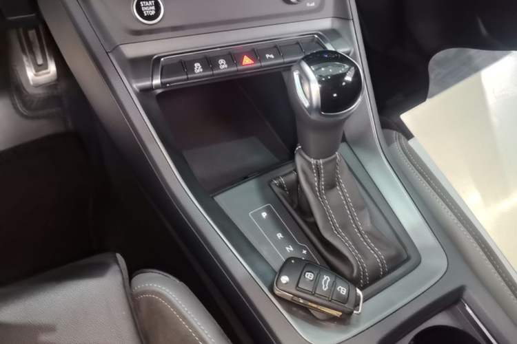 Used Audi Q3 Sportback 2023 Updated 40 TFSI Fashion Version Gear Lever