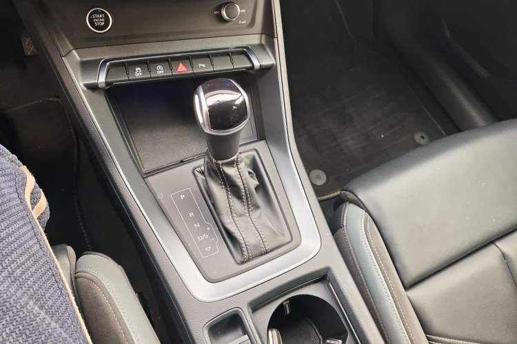 Used Audi Q3 Sportback 2023 40 TFSI Fashion Model Gear Lever