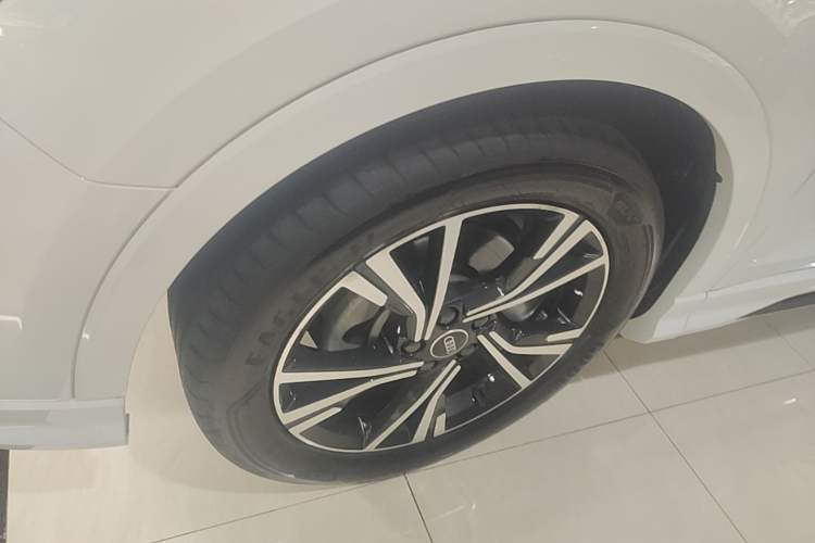 Used Audi Q3 Sportback 2023 40 TFSI Fashion Model Left Front Wheel Hub