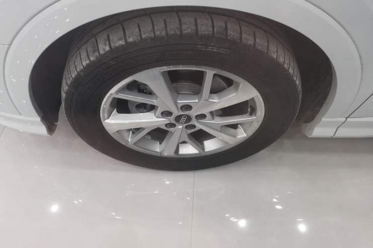 Used Audi Q3 Sportback 2023 35 TFSI Ambition (1.4T) Left Front Wheel Hub