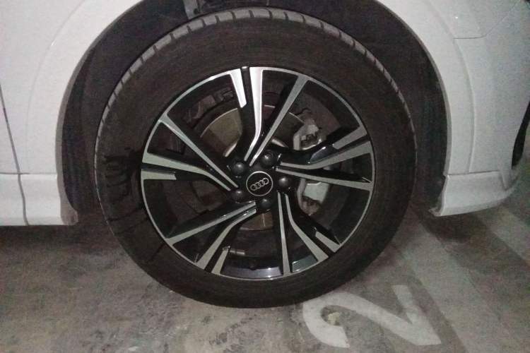 Used Audi Q3 Sportback 2023 40 TFSI Fashion Model Right Front Wheel Hub