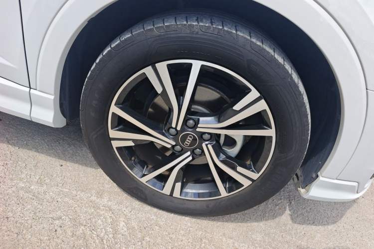 Used Audi Q3 Sportback 2023 40 TFSI Fashion Model Right Front Wheel Hub