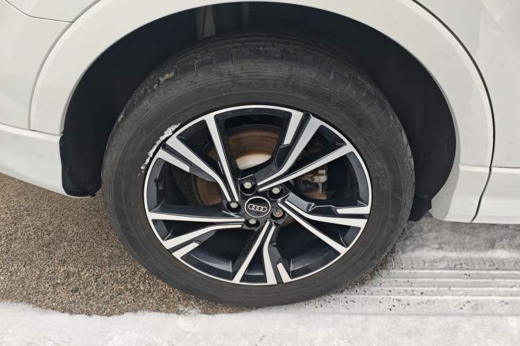 Used Audi Q3 Sportback 2023 40 TFSI Fashion Model Right Rear Wheel Hub