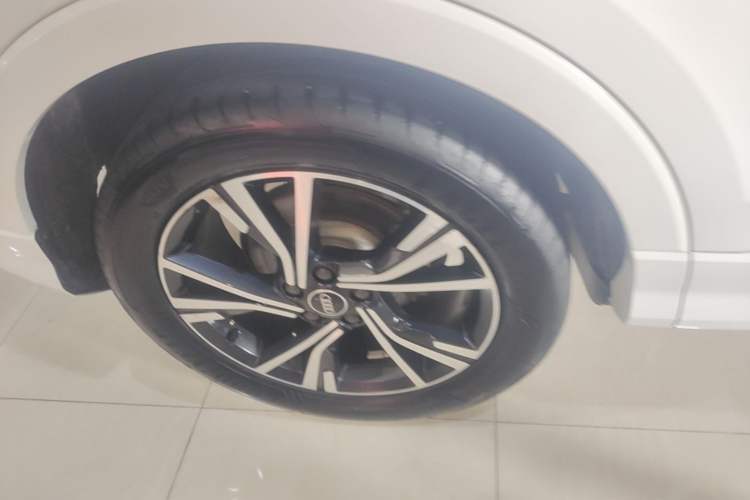 Used Audi Q3 Sportback 2023 40 TFSI Fashion Model Right Rear Wheel Hub