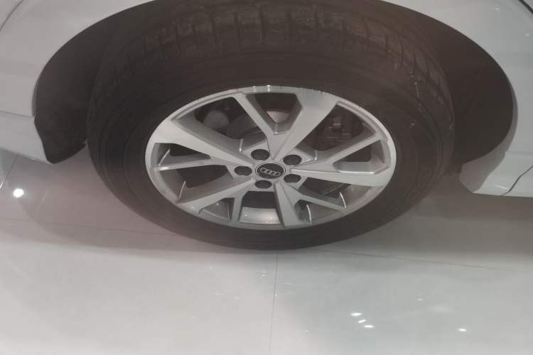 Used Audi Q3 Sportback 2023 35 TFSI Ambition (1.4T) Right Rear Wheel Hub