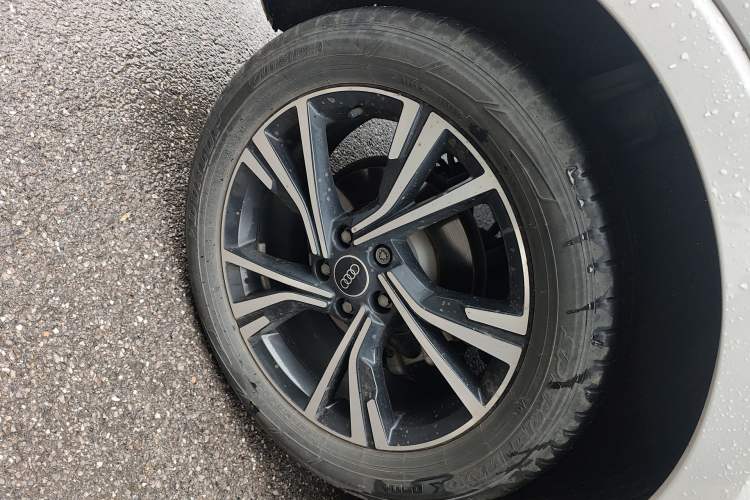 Used Audi Q3 Sportback 2023 Updated 40 TFSI Fashion Version Right Rear Wheel Hub