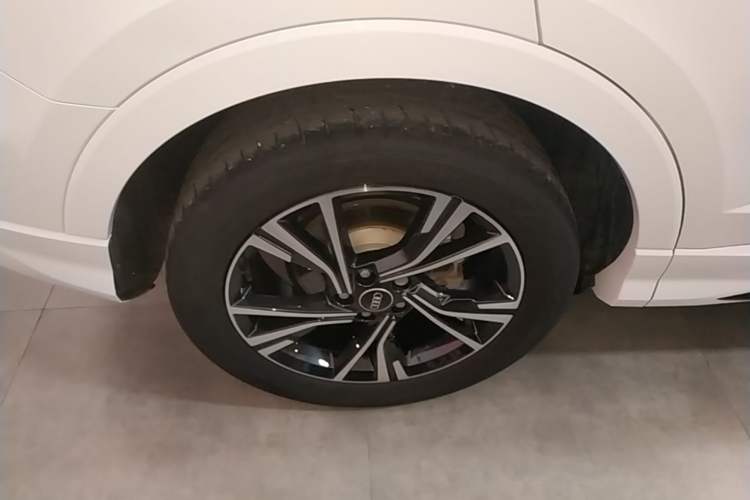 Used Audi Q3 Sportback 2023 Updated 40 TFSI Fashion Version Right Rear Wheel Hub