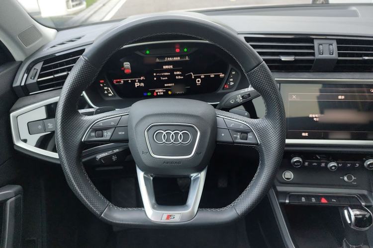 Used Audi Q3 Sportback 2023 Updated 40 TFSI Fashion Version Steering Wheel