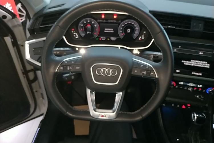 Used Audi Q3 Sportback 2023 Updated 40 TFSI Fashion Version Steering Wheel