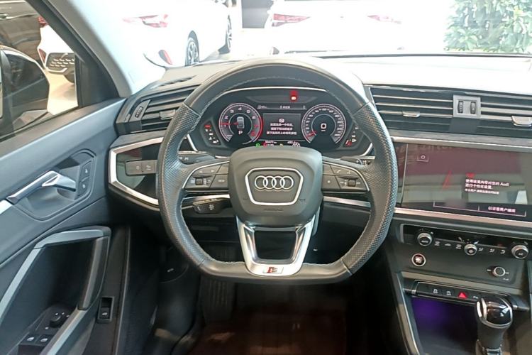 Used Audi Q3 Sportback 2023 40 TFSI Fashion Model Steering Wheel
