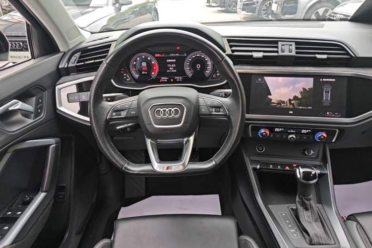 Used Audi Q3 Sportback 2023 Updated 40 TFSI Fashion Version Steering Wheel
