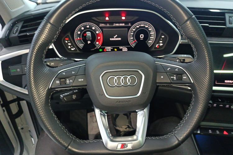 Used Audi Q3 Sportback 2023 Updated 40 TFSI Fashion Version Steering Wheel