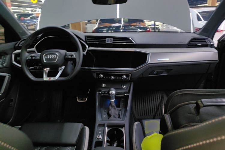 Used Audi Q3 Sportback 2024 40 TFSI Fashion Version Center Console