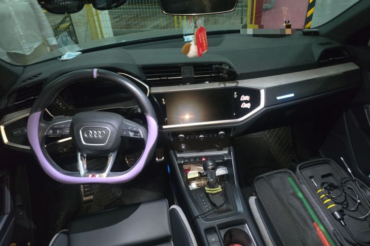Used Audi Q3 Sportback 2024 40 TFSI Fashion Version Center Console