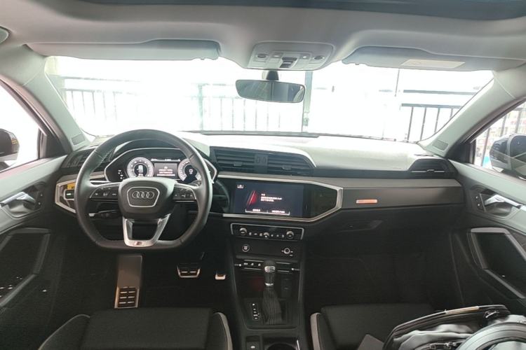 Used Audi Q3 Sportback 2024 40 TFSI Fashion Version Center Console