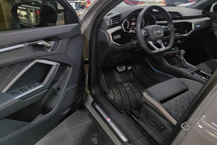 Used Audi Q3 Sportback 2024 40 TFSI Fashion Version Driver Seat