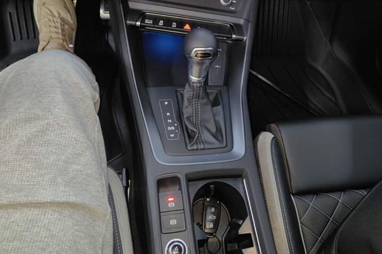 Used Audi Q3 Sportback 2024 40 TFSI Fashion Version Gear Lever