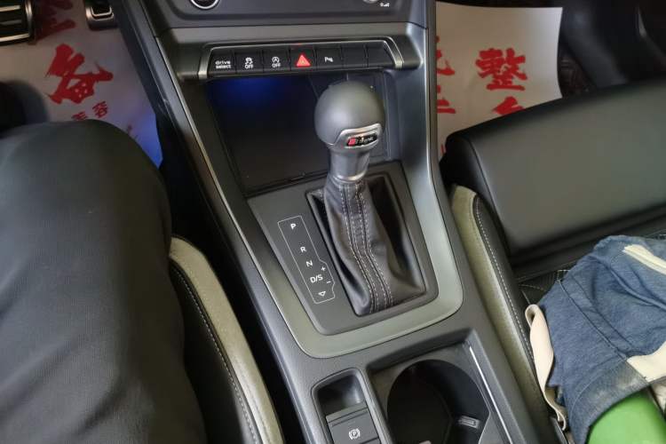 Used Audi Q3 Sportback 2024 40 TFSI Fashion Version Gear Lever