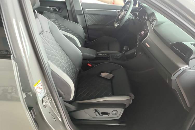 Used Audi Q3 Sportback 2024 40 TFSI Fashion Version Right Front Seat