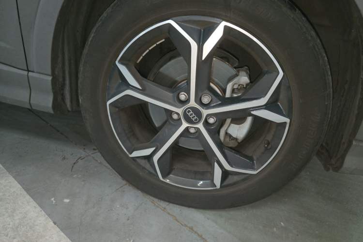 Used Audi Q3 Sportback 2024 40 TFSI Fashion Version Right Front Wheel Hub
