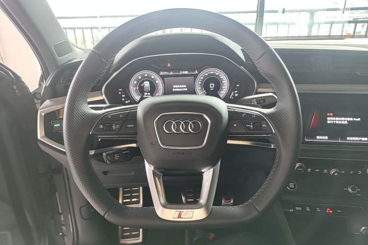 Used Audi Q3 Sportback 2024 40 TFSI Fashion Version Steering Wheel