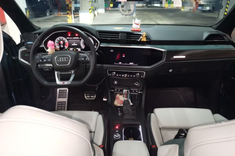 Used Audi Q3 Sportback 2024 45 TFSI quattro Launch Special Edition Center Console