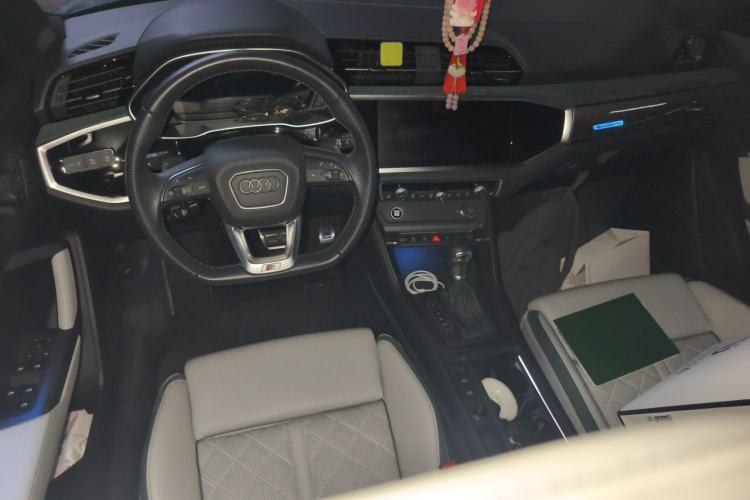 Used Audi Q3 Sportback 2024 45 TFSI quattro Launch Special Edition Center Console