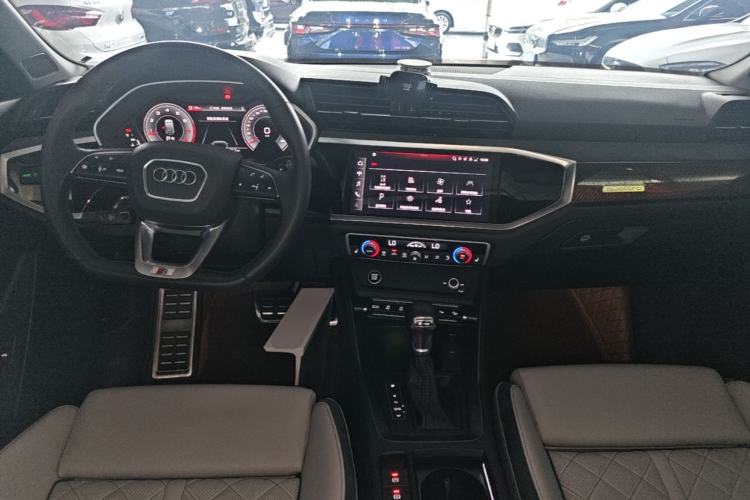 Used Audi Q3 Sportback 2024 45 TFSI quattro Launch Special Edition Center Console