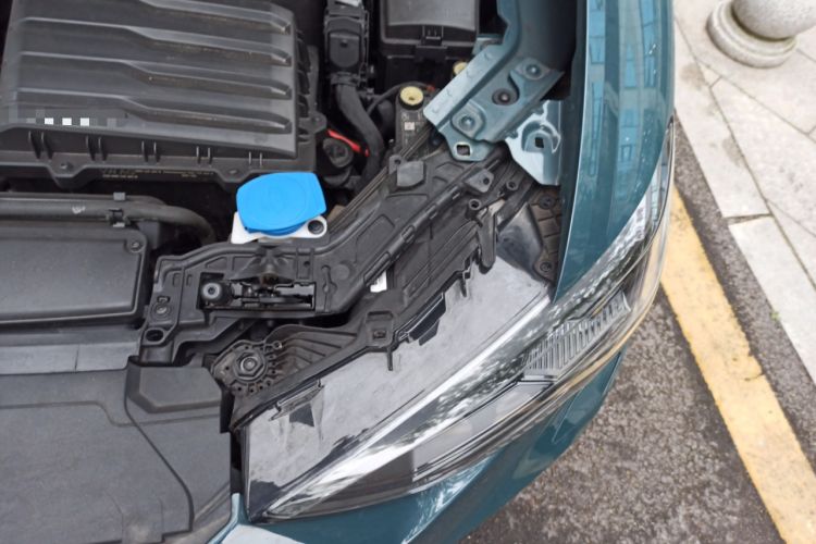 Used Audi Q3 Sportback 2024 45 TFSI quattro Launch Special Edition Engine Bay Left