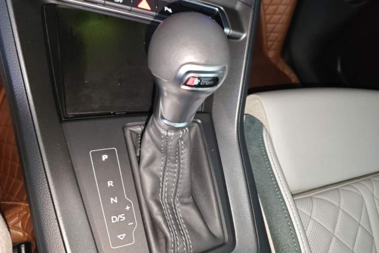 Used Audi Q3 Sportback 2024 45 TFSI quattro Launch Special Edition Gear Lever