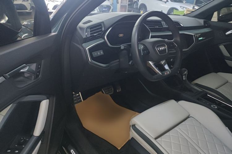 Used Audi Q3 Sportback 2024 45 TFSI quattro Launch Special Edition Left Front Seat