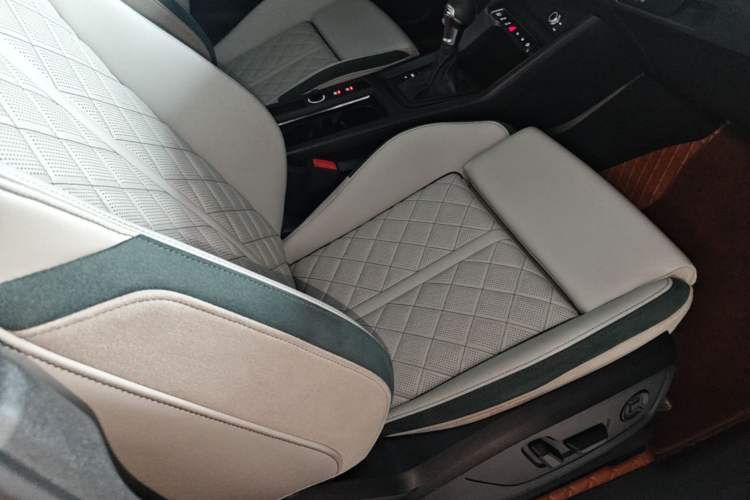 Used Audi Q3 Sportback 2024 45 TFSI quattro Launch Special Edition Right Front Seat