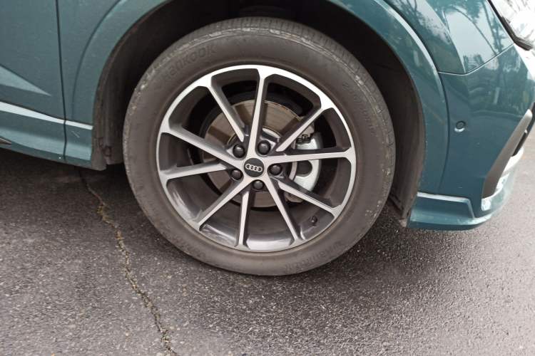 Used Audi Q3 Sportback 2024 45 TFSI quattro Launch Special Edition Right Front Wheel Hub