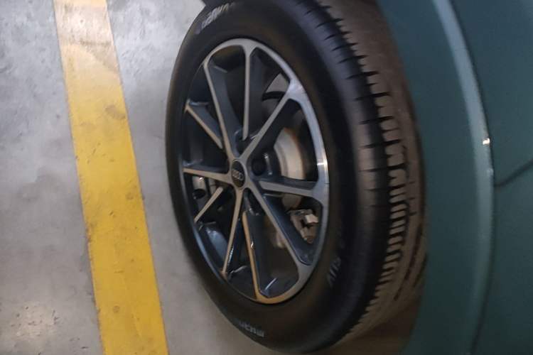 Used Audi Q3 Sportback 2024 45 TFSI quattro Launch Special Edition Right Rear Wheel Hub