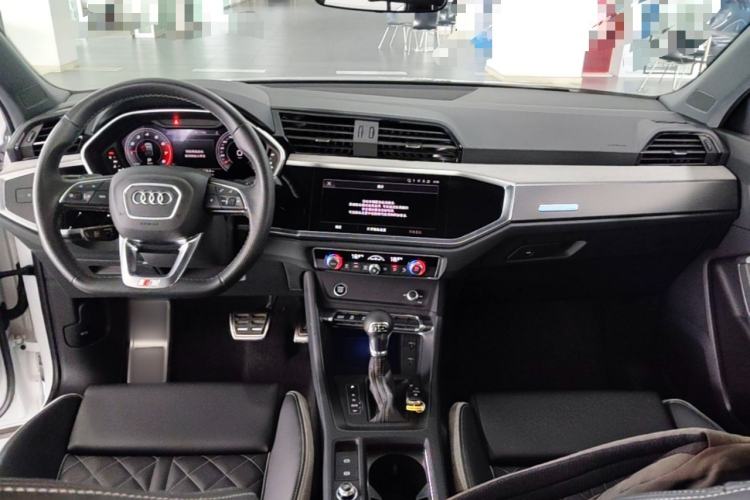 Used Audi Q3 Sportback 2024 40 TFSI Fashion Version Center Console