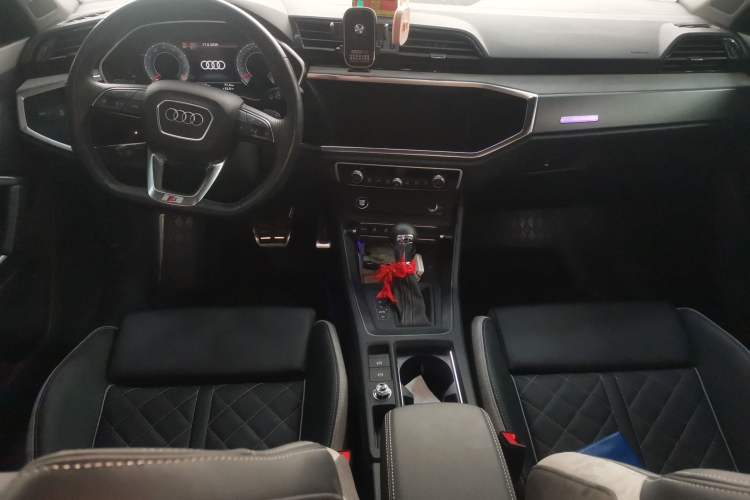Used Audi Q3 Sportback 2024 40 TFSI Fashion Version Center Console