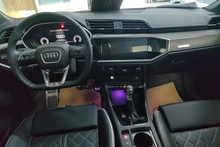 Used Audi Q3 Sportback 2024 40 TFSI Fashion Version Center Console