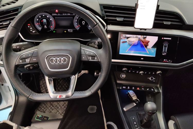 Used Audi Q3 Sportback 2024 40 TFSI Fashion Version Center Console