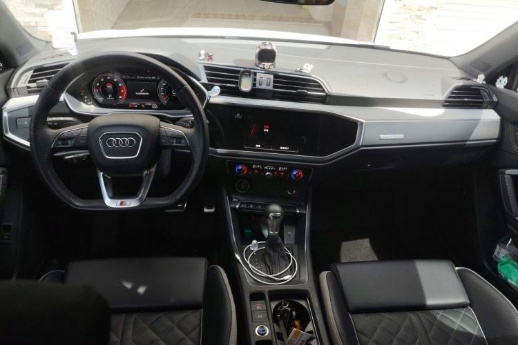 Used Audi Q3 Sportback 2024 40 TFSI Fashion Version Center Console