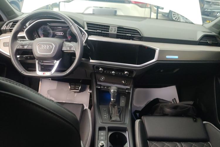 Used Audi Q3 Sportback 2024 40 TFSI Fashion Version Center Console