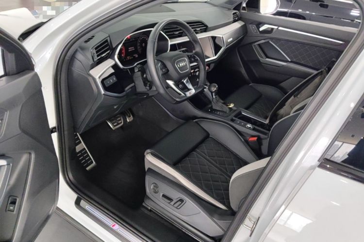 Used Audi Q3 Sportback 2024 40 TFSI Fashion Version Driver Seat